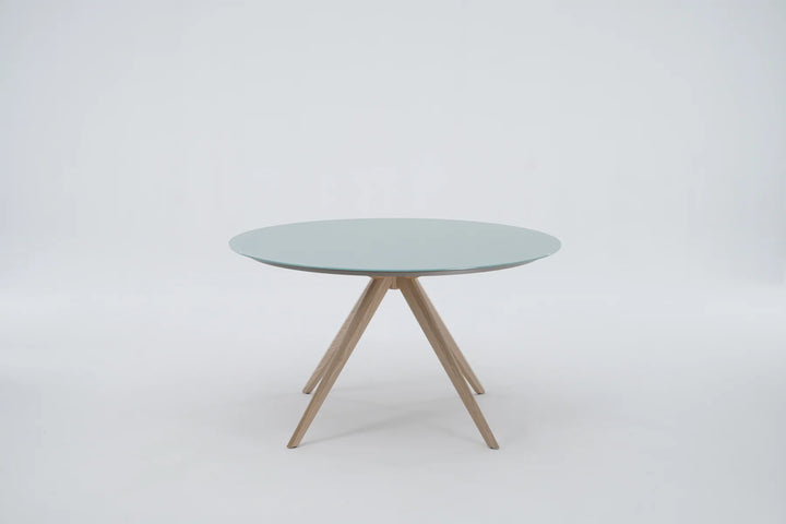 Tubi Round Table