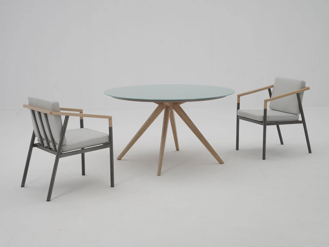 Tubi Round Table